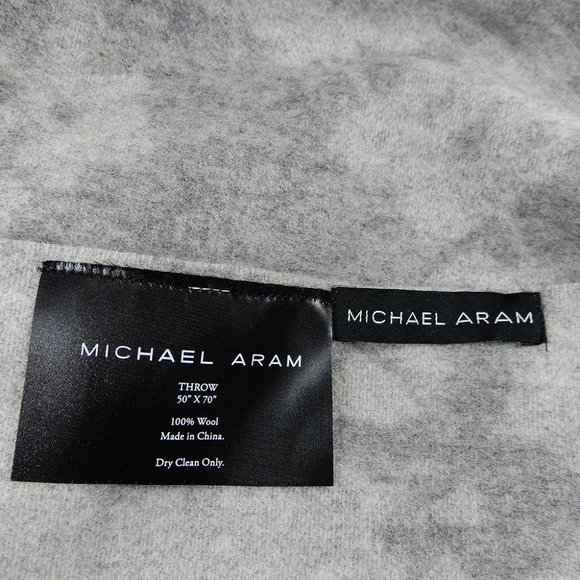 MICHAEL ARAM Orchid Fringe THROW Grey 100% Wool Floral 50 x 70 NEW $250 - Picture 9 of 10